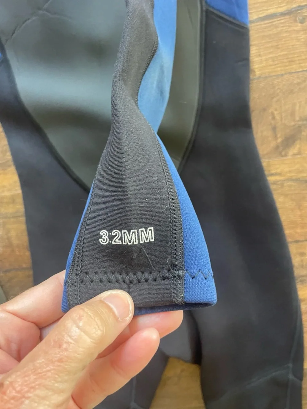 Lemorecn Black & Royal Blue Full Wetsuit Neoprene 3:2 MM EUC - Picture 4 of 10